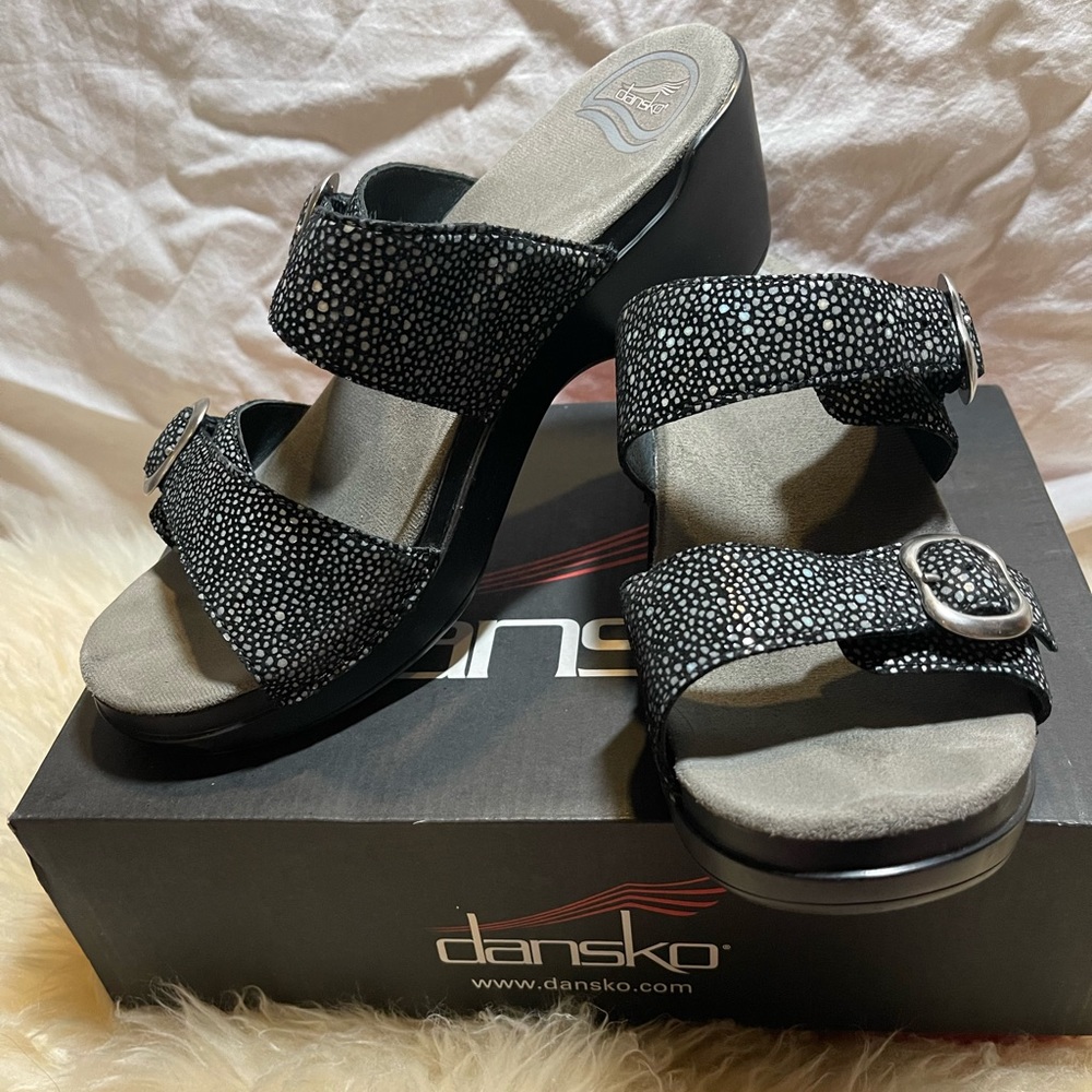 Dansko Sophie Shagreen Black Double Strap SandalsSize 41 BNIB